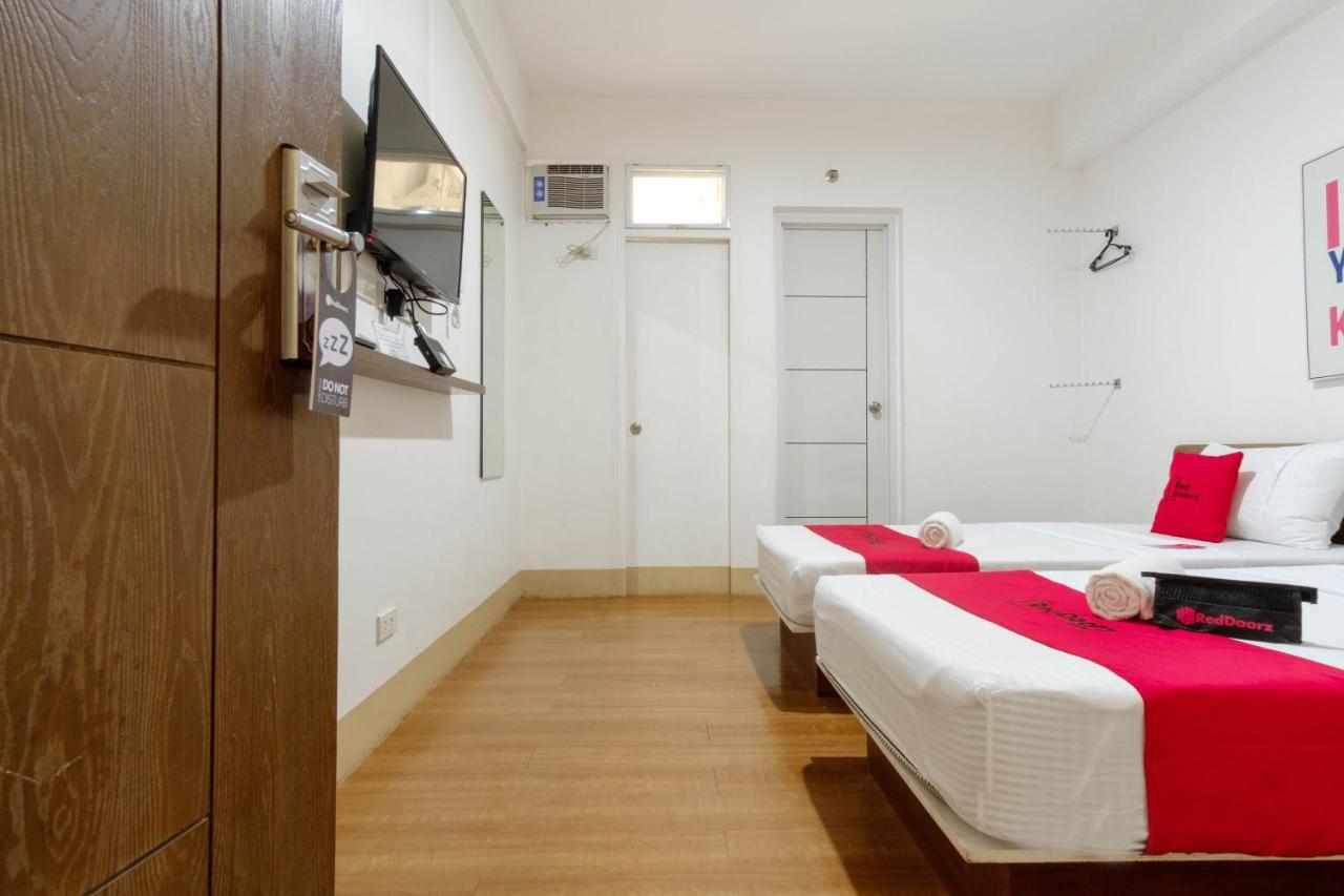 Reddoorz Near V Mapa Station Hotel Manila Bagian luar foto