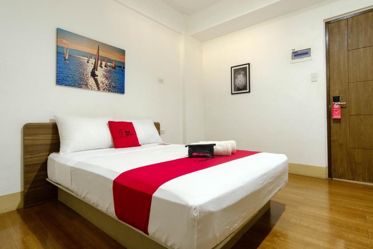Reddoorz Near V Mapa Station Hotel Manila Bagian luar foto