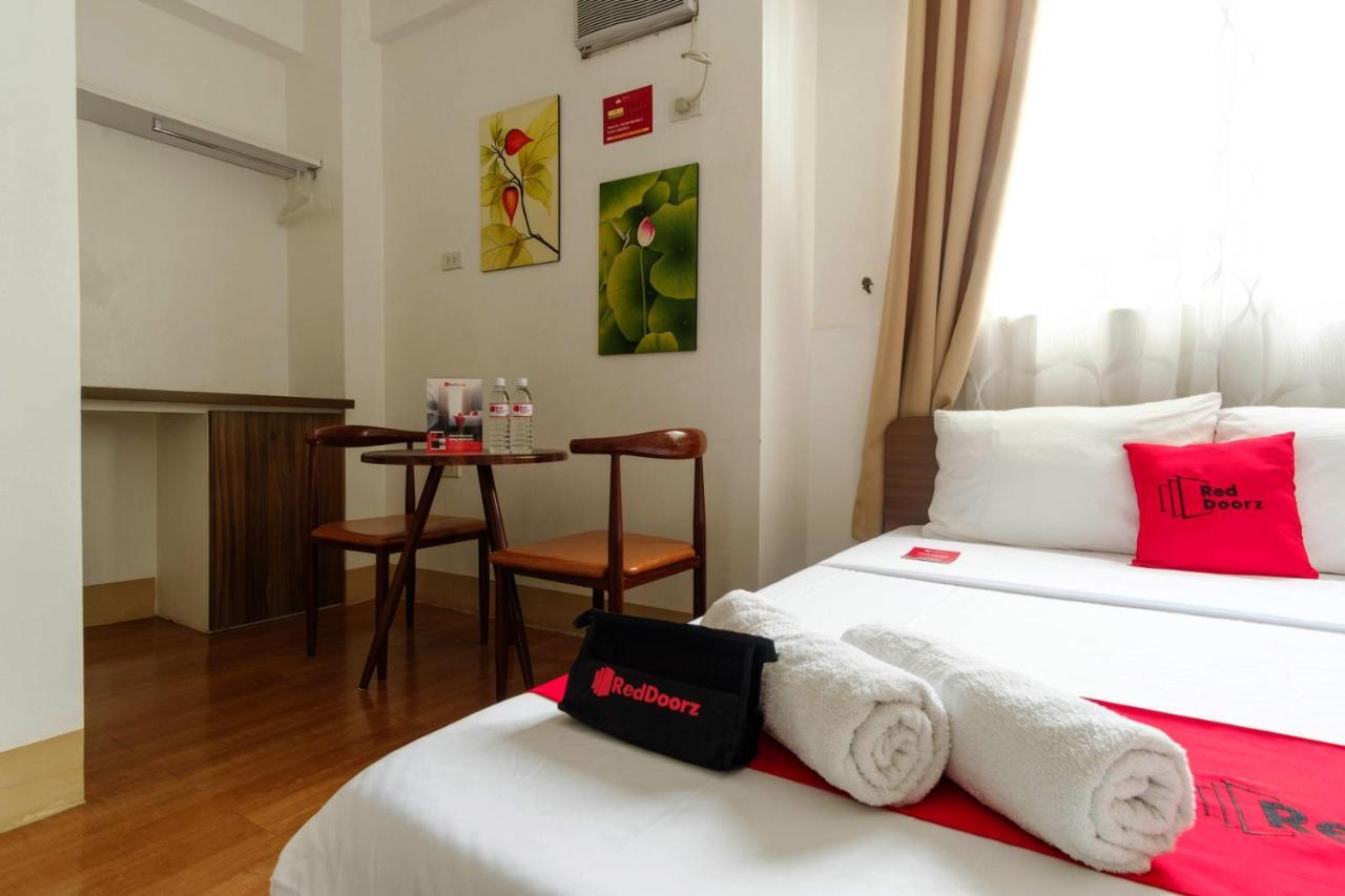 Reddoorz Near V Mapa Station Hotel Manila Bagian luar foto